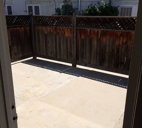 4th image of 621 N El Molino Ave APT 3
