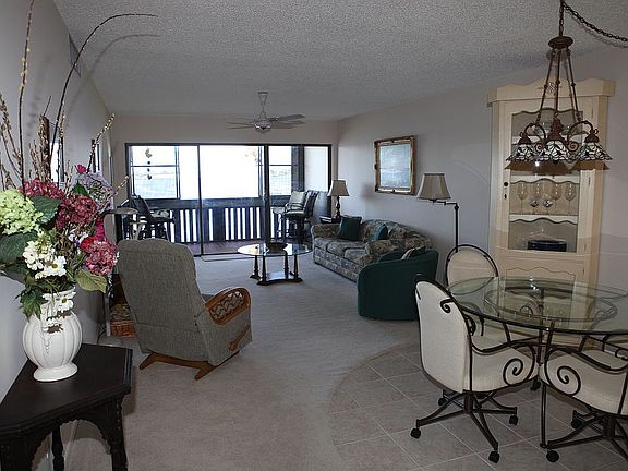 4th image of 175 SE Saint Lucie Blvd APT D6