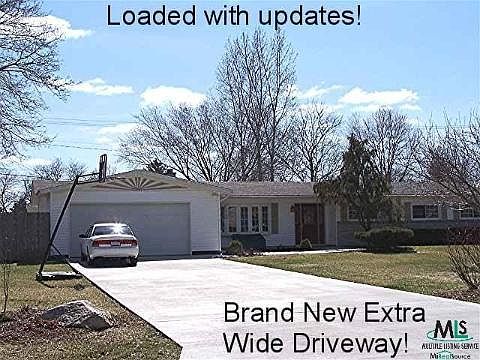 1st image of 4070 Montgomery Dr