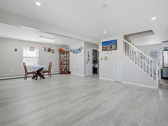 5th image of 102 Old Farm Road