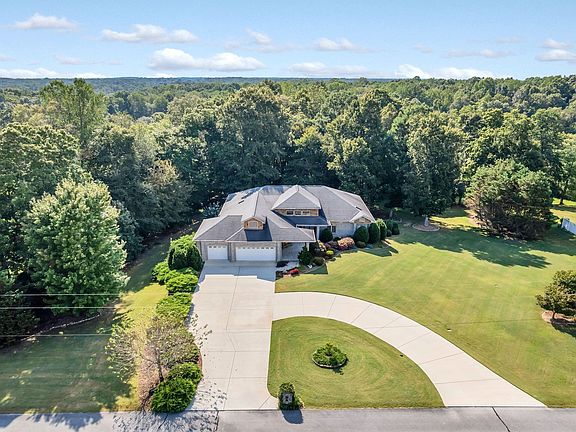 2nd image of 2124 Boswell Rd