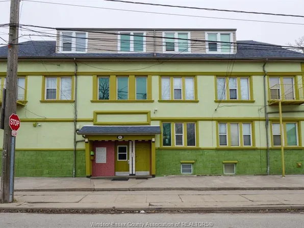 401 Parent Ave, Windsor, ON N9A 2B9