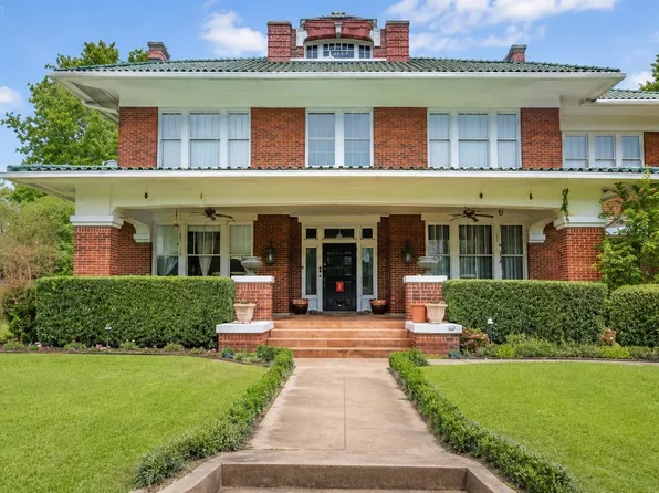 703 W Rusk St, Marshall, TX 75670
