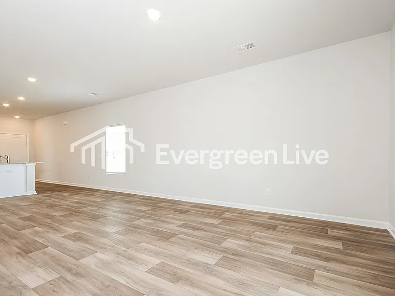 380 Pine Crest View Dr — Photo 4