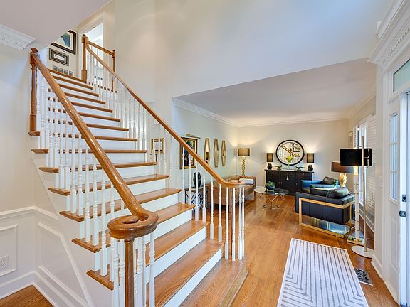 5th image of 65 Ravenwood Hills Cir