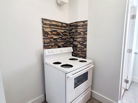 5th image of 762 Cauldwell Ave #2A