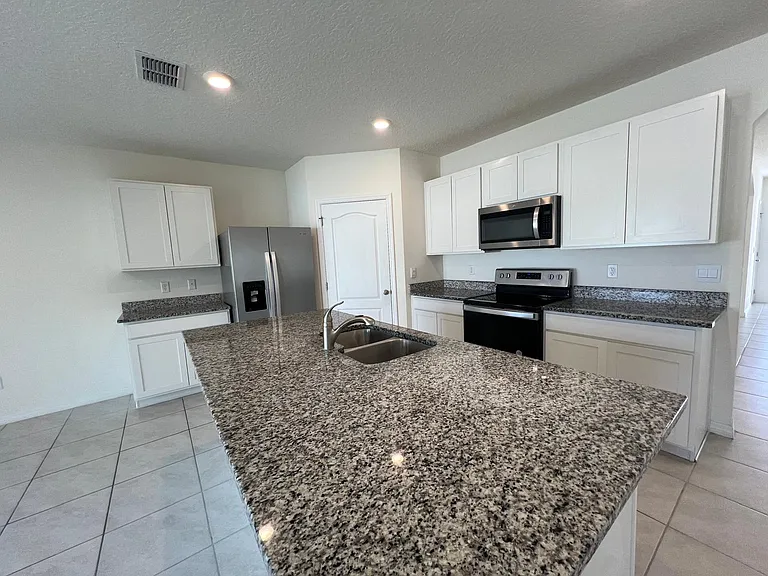 472 Lily Ln — Photo 8