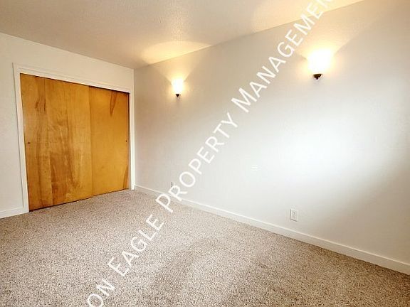 4th image of 2104 N Bryson Rd