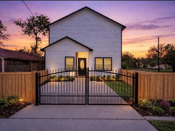 7989 Sunbury St, Houston, TX 77028