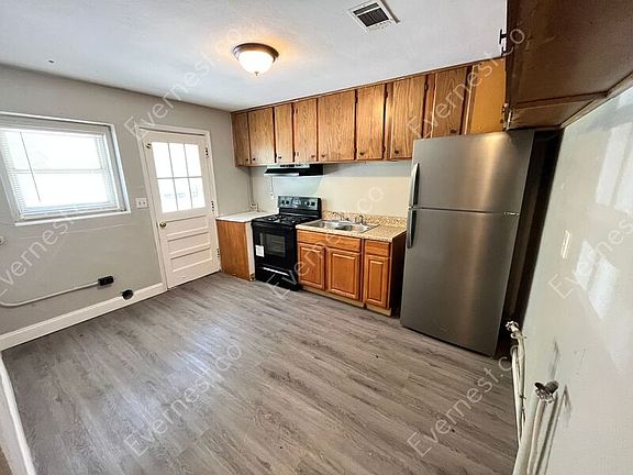 2nd image of 5601 Belaire Dr #A