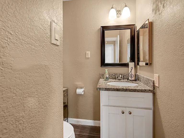 10139 Fernstone Ln — Photo 8