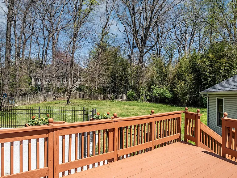 2725 Oldewood Dr — Photo 34