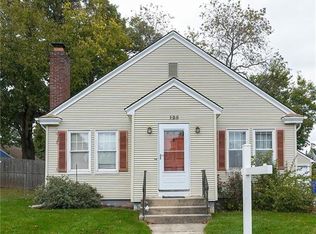 125 Grosvenor Ave, Pawtucket, RI 02860