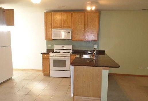 4th image of 2743 W Polk St #1