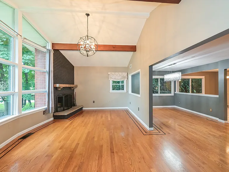 135 Elmwood Ave — Photo 6