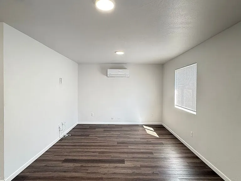 634 Colinwood Ct — Photo 3
