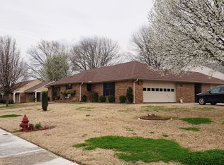 6780 Dunbarton Dr, Horn Lake, MS 38637