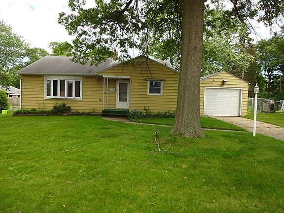 2nd image of 823 Hoban Ave