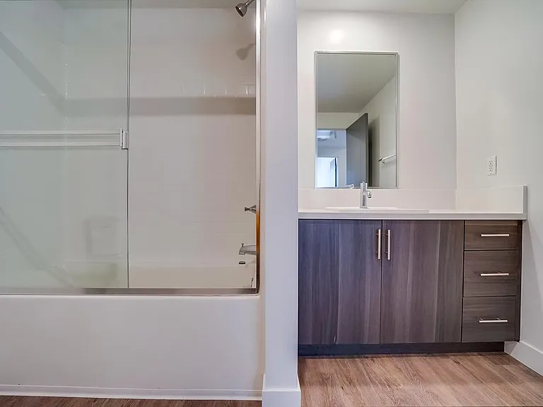 6015 Woodman Ave #206 — Photo 27