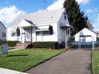 72 Maple Hill Rd, Clifton, NJ, 07013