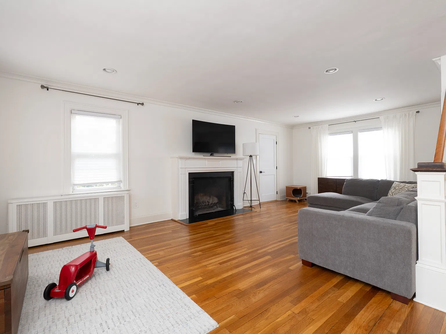 4 bed, 1716 sqft, $6,200 — Photo 4