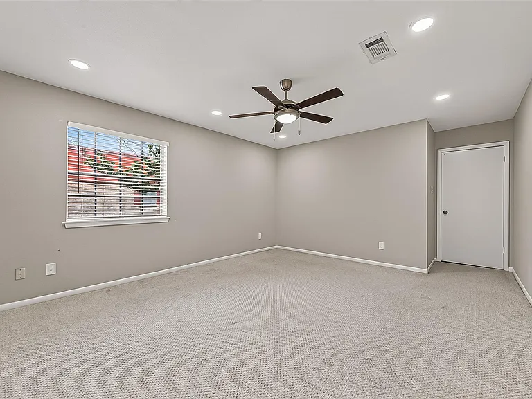 6649 De Moss Dr #649 — Photo 28
