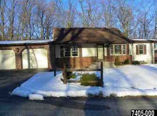 524 Packing House Dr, Hanover, PA 17331