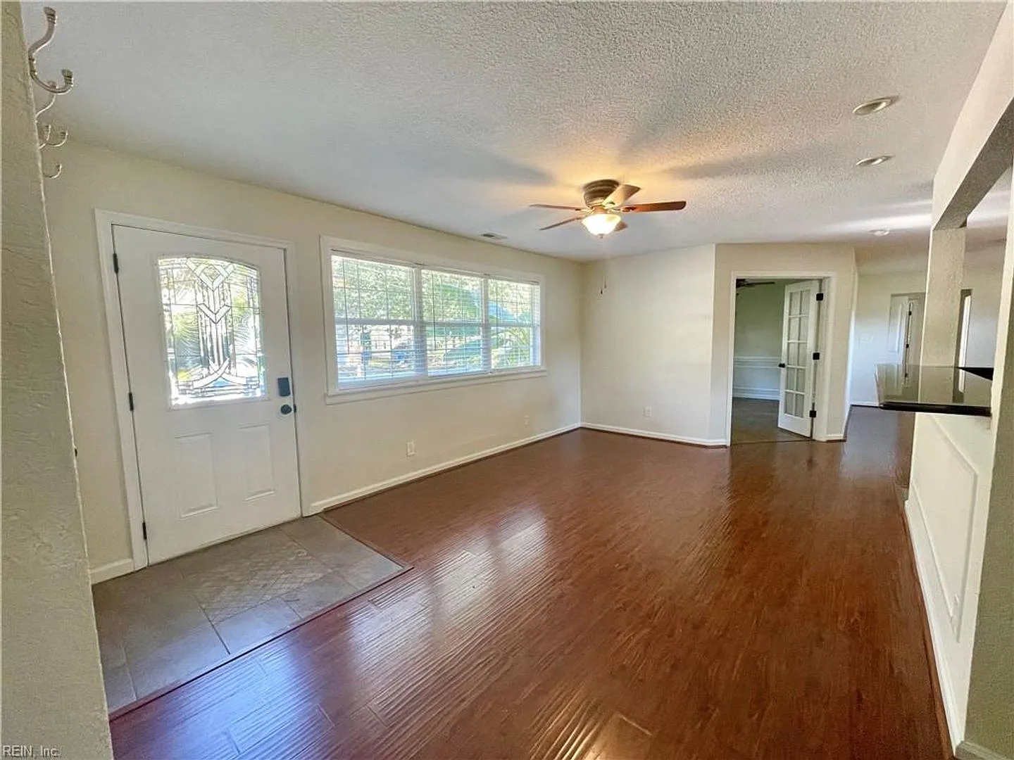 Beautiful 5 Bed Single Family Ranch in VB — Photo 2