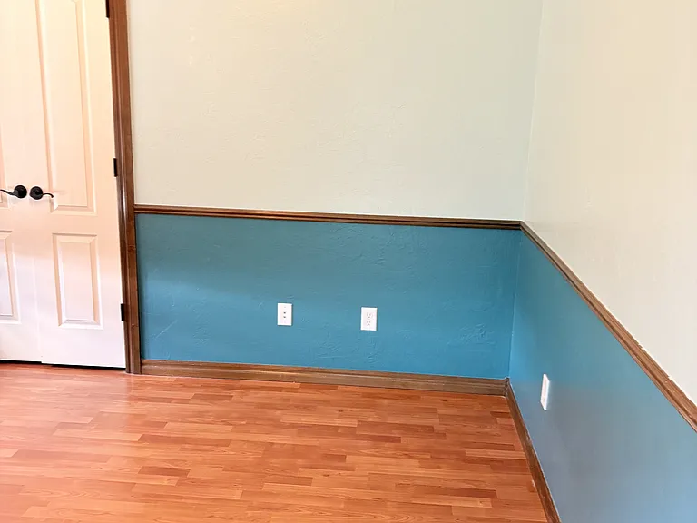 1209 Alma Dr — Photo 3