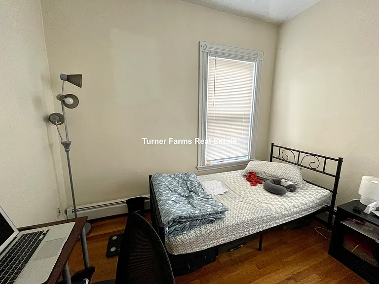 80 Hillside St — Photo 5
