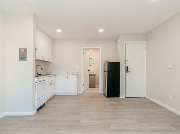 40 Beacon Avenue image 12 of 23