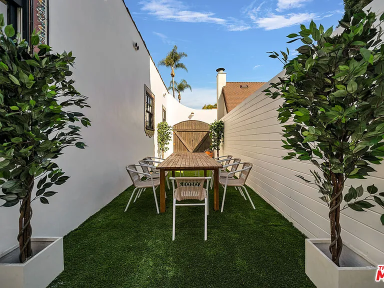 8822 Rosewood Ave — Photo 31