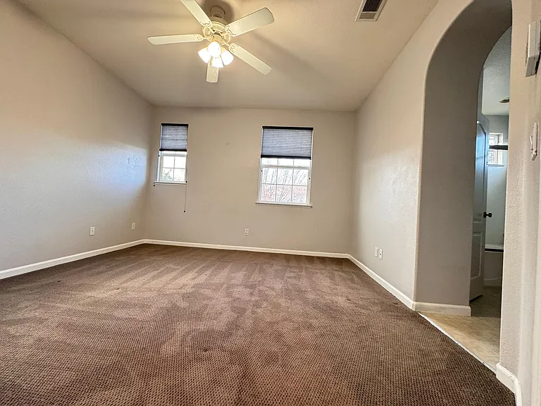 2451 Hanson Dr — Photo 23