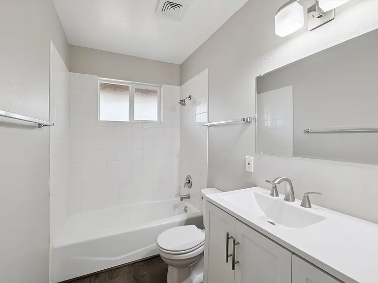 4819 E Cambridge Ave #1 — Photo 46
