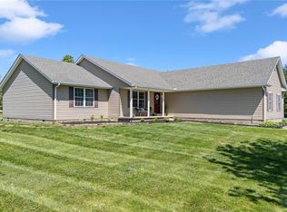 70 Dutch Creek Dr, Wilmington, OH 45177