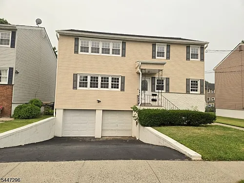 832 Dewey St #2 Photo 1