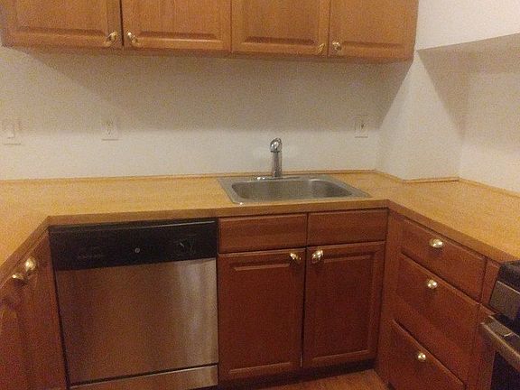 5th image of 1059 Lexington Ave APT 3R