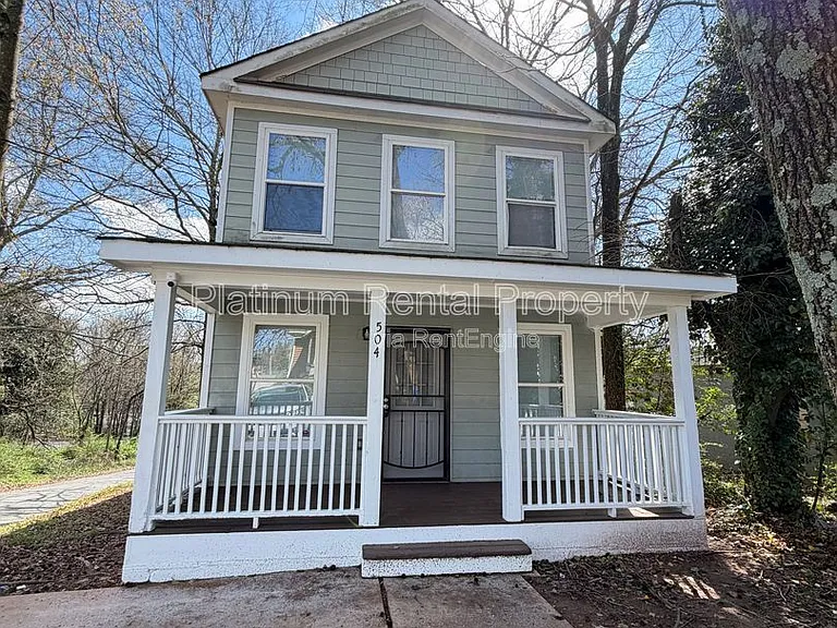 504 Dunbar St SW — Photo 1
