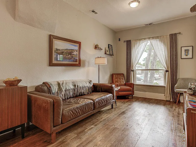 3777 N Franklin St — Photo 4