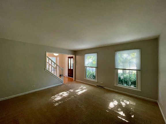 3rd image of 1525 Marquette Ave