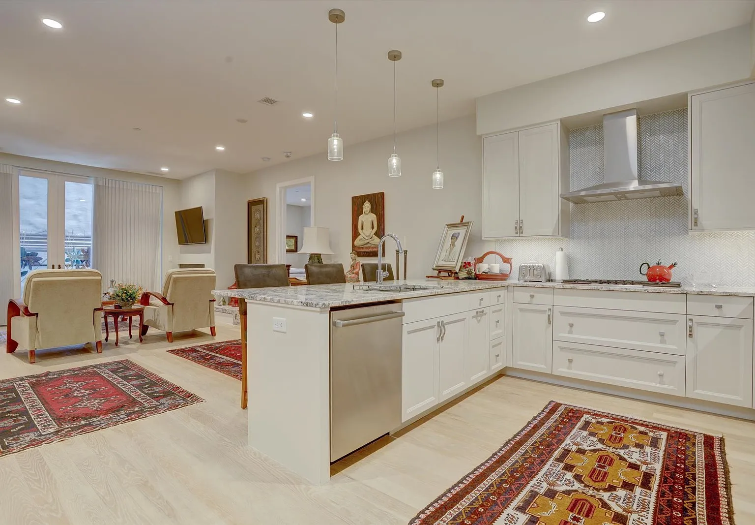 2 bed, 1418 sqft, $5,000 — Photo 2