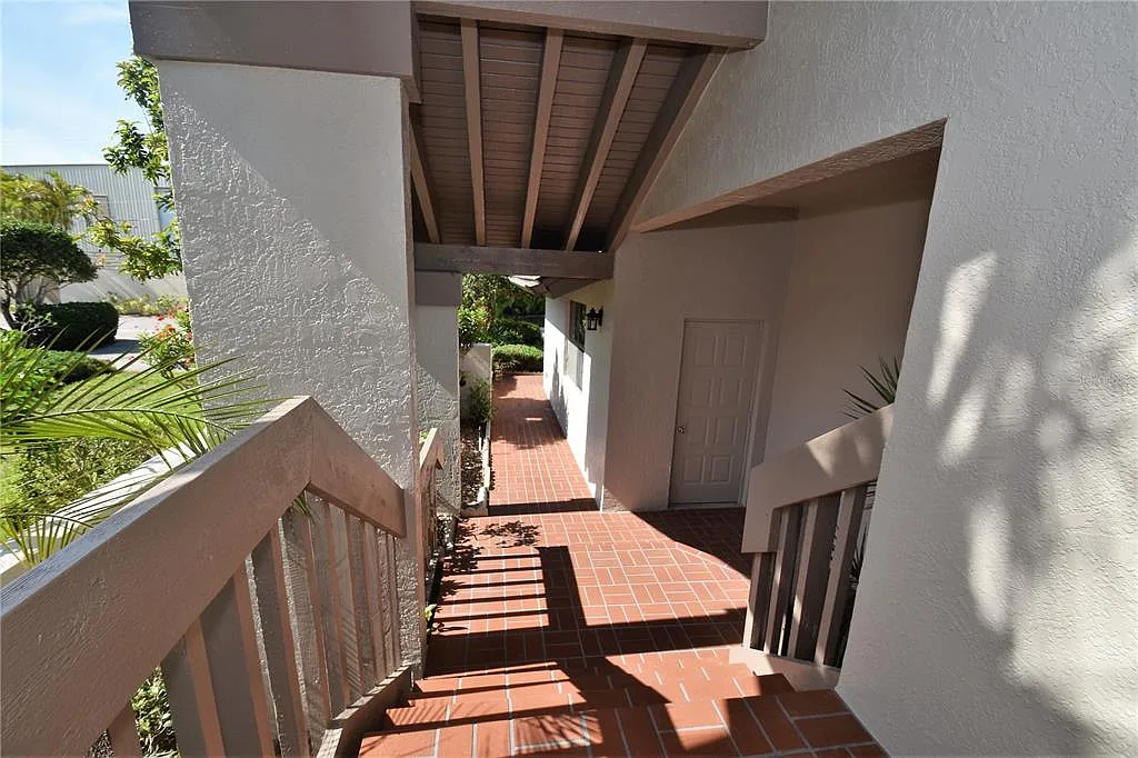 3 bed, 2.0 bath, 1775 sqft, $2,500 — Photo 1