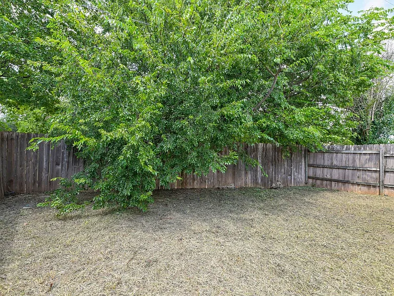 1802 Rawhide Dr #B — Photo 17