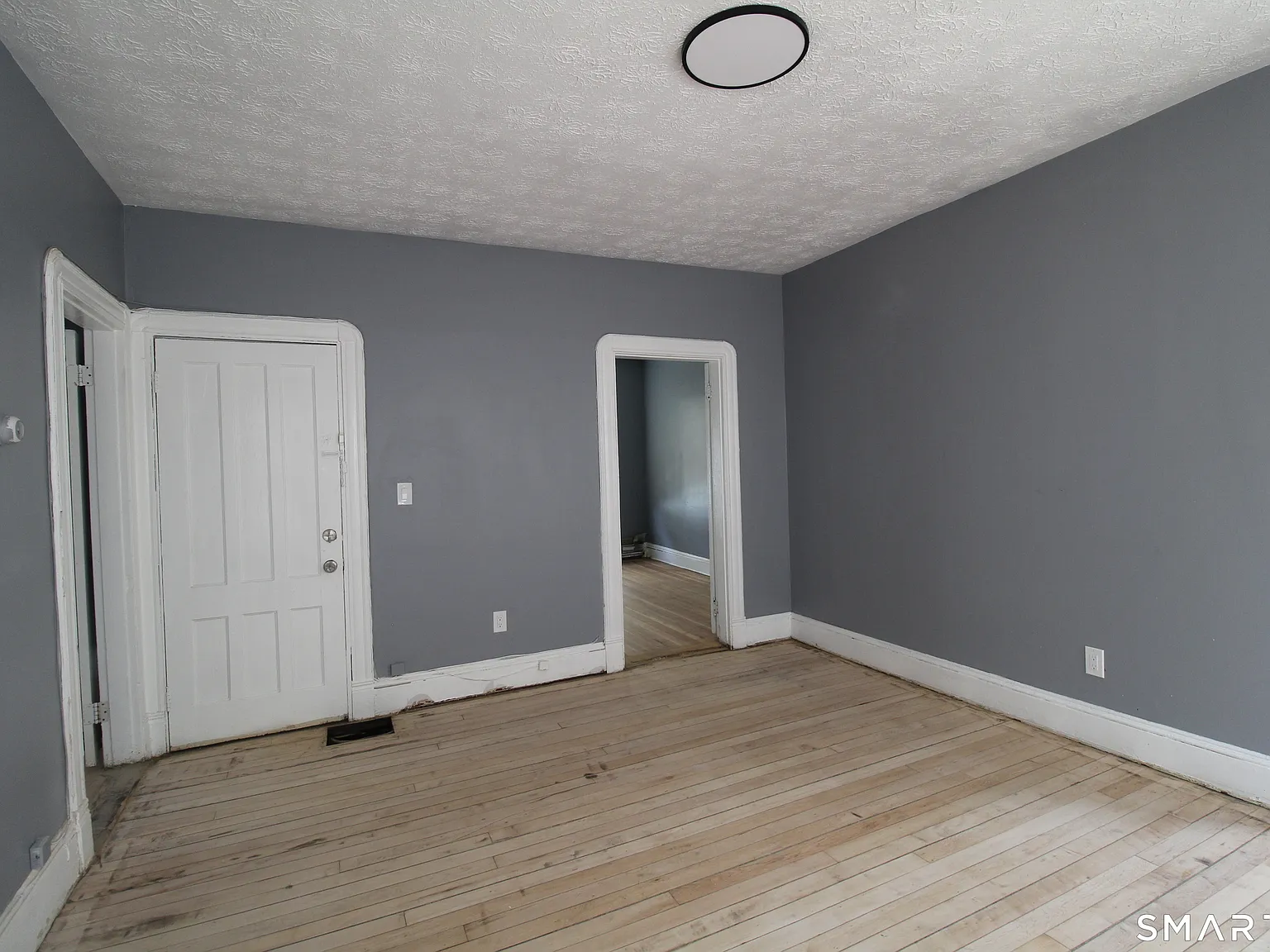 3 bed, 1.0 bath, 3538 sqft, $1,750 — Photo 3