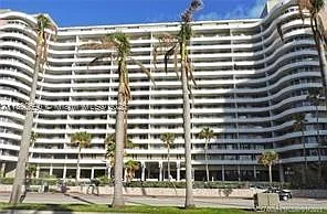 5555 Collins Ave #11U Photo 1