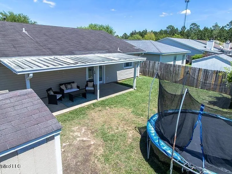 16222 Saddle Dr — Photo 28