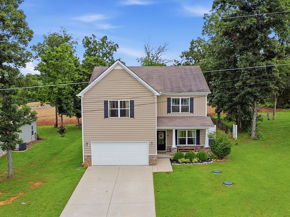 1st image of 806 Silverhill Dr
