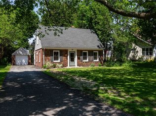 39 Ridgewood Dr, Rochester, NY 14622