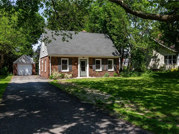 39 Ridgewood Dr, Rochester, NY 14622