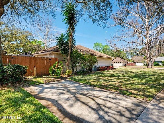 4th image of 12608 LAZY MEADOW Drive N